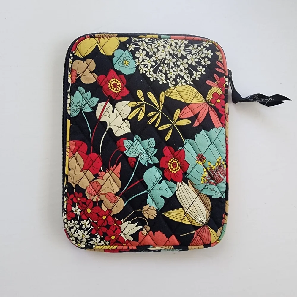 Vera Bradley Quilted Happy Snails Pattern Tablet Sleeve